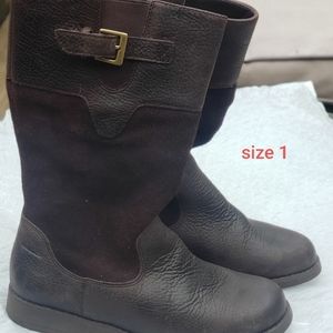 Girls boots